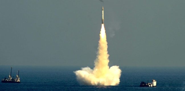 هند موشک با قابلیت حمل کلاهک هسته‌ای آزمایش کرد