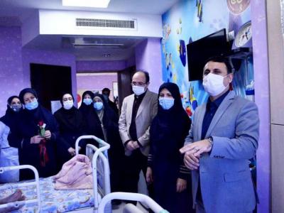 عیادت فرماندار رشت از کودکان مبتلا به سرطان بیمارستان ۱۷ شهریور