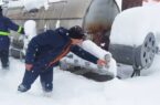تلاش بی وقفه پرسنل شرکت گاز استان گیلان برای حفظ پایداری جریان گاز مشترکین در جریان بارش برف یکم بهمن ۹۹