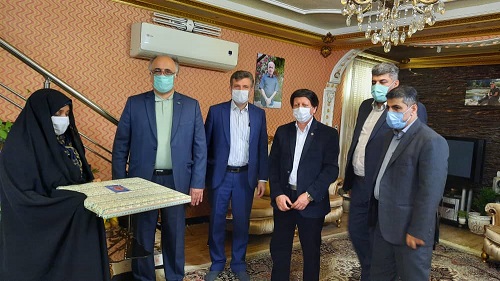 دیدار مدیر مخابرات منطقه گیلان با خانواده شهدا به مناسبت ایام الله دهه فجر
