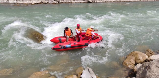 اقدامات جمعیت هلال احمر استان گیلان در خصوص یافتن دو جوان در رودخانه سفیدرود