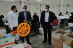 رئیس تامین اجتماعی بندرانزلی از شرکتهای لوتوس تجارت و پوشاک پرین بازدید نمود