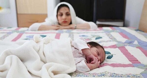 شرایط و نحوه استفاده بانوان بیمه شده از مرخصی زایمان ۹ ماهه