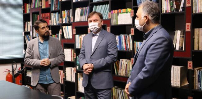 بازدید استاندار گیلان از حوزه هنری گیلان