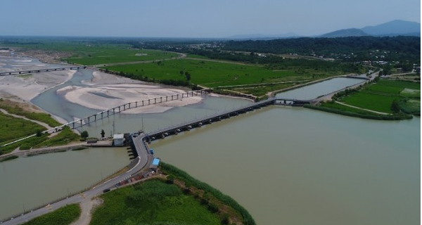 آبگذاری کانال چپ سنگر و قطع آب کانال راست سنگر آبگذاری کانال چپ سنگر و قطع آب کانال راست سنگر