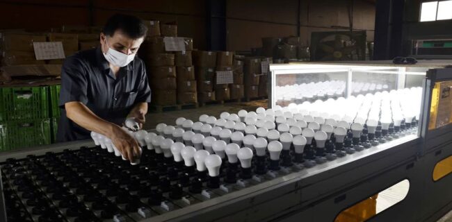 افتتاح کارخانه مجهز تولید لامپ فوق کم مصرف در گیلان