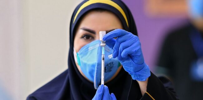 تاکید وزیر بهداشت بر واکسیناسیون هنرمندان