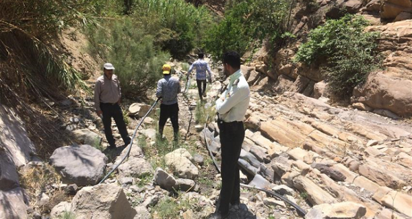 قطع انشعابات غیرمجاز آب در شهرستان رودبار