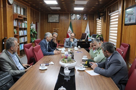 نشست هماهنگی اجرای پروژه فیبر نوری طرح USO رضوانشهر با حضور فرماندار این شهرستان