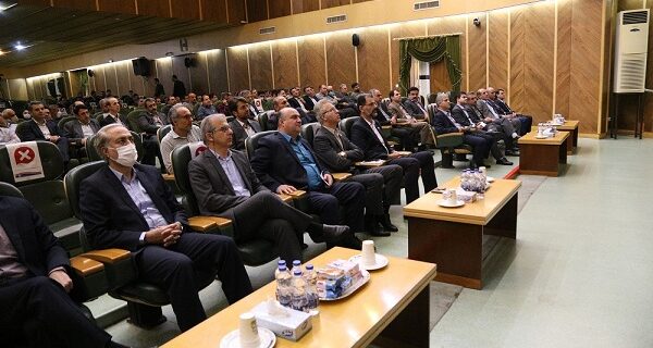 جلسه شورای اداری و آئین تجلیل از کارمندان و کارگران نمونه