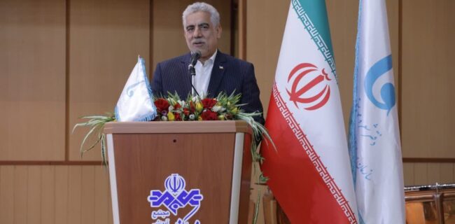 شاعران و موسیقی دانان با تبلور فرهنگ غنی ایرانی اسلامی، جوانان را به ساحل آرامش هدایت می کنند