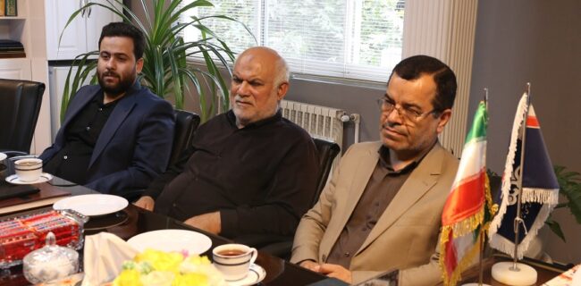 دیدارمدیر پخش فرآورده های نفتی گیلان با نماینده مردم رشت درمجلس شورای اسلامی دیدارمدیر پخش فرآورده های نفتی گیلان با نماینده مردم رشت درمجلس شورای اسلامی