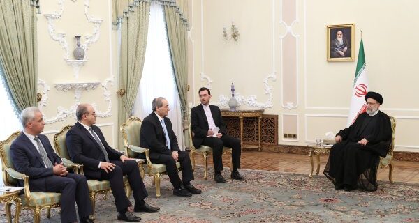 پیام مهم دیدار روسای جمهور ایران و سوریه در دمشق پیروزی بزرگ جریان و رویکرد مقاومت بود پیام مهم دیدار روسای جمهور ایران و سوریه در دمشق پیروزی بزرگ جریان و رویکرد مقاومت بود