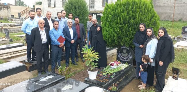 حضور بر مزار شهید کارمند نفت به مناسبت روز کارمند