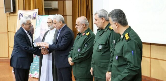 مدیر شرکت ملی پخش فرآورده های نفتی گیلان مورد تقدیر استاندار قرار گرفت
