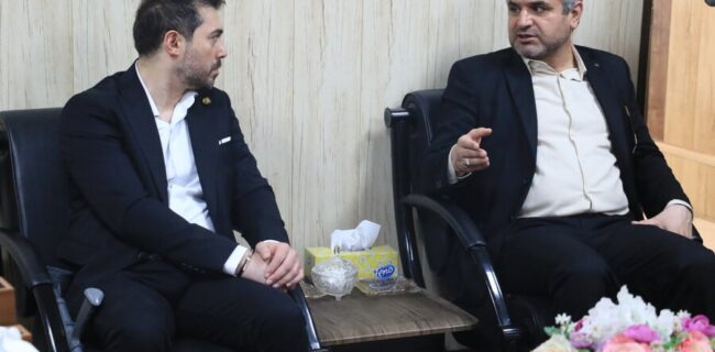 دیدار و نشست مشترک پژوهشگر توانخواه گیلانی با مدیرکل بهزیستی گیلان دیدار و نشست مشترک پژوهشگر توانخواه گیلانی با مدیرکل بهزیستی گیلان