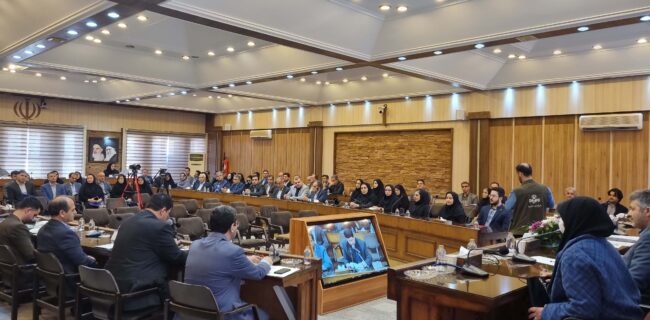 تجلیل از کارشناس مسئول برنامه ریزی، آمار و بودجه نوسازی مدارس گیلان