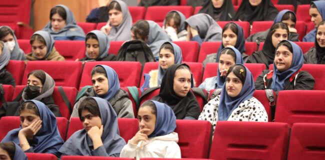 برگزاری کارگاه آموزشی خبرنویسی مقدماتی و سواد رسانه در منطقه آزاد انزلی