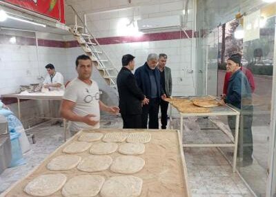 بازدید سرزده فرماندار رشت در روز تعطیل از نانوایی‌های سطح شهر