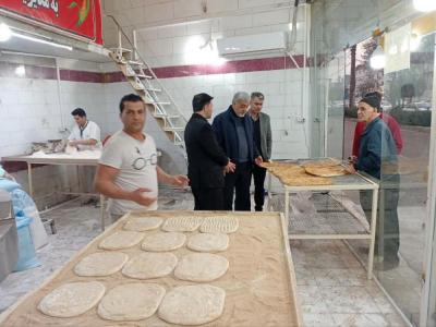 بازدید سرزده فرماندار رشت در روز تعطیل از نانوایی‌های سطح شهر