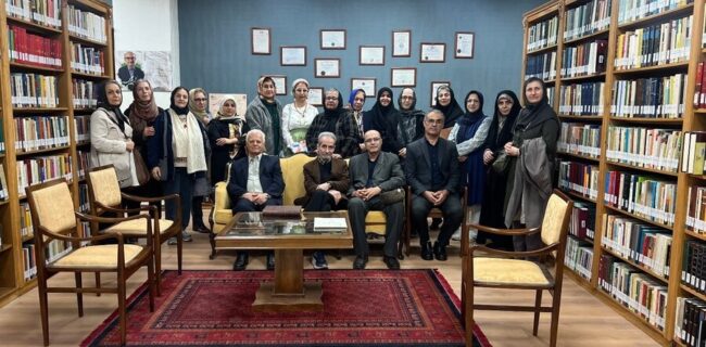 پانزدهمین نشست اعضای مرکز “مهر و گفتگوی” استان در کتابخانه مرکزی رشت تشکیل شد