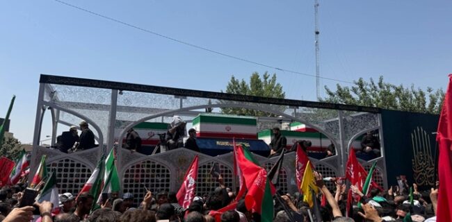 مراسم باشکوه تشییع پیکر رهبر شهید انقلاب اسلامی در پایتخت برگزار شد مراسم باشکوه تشییع پیکر رهبر شهید انقلاب اسلامی در پایتخت برگزار شد