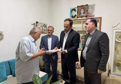 دیدار شهردار رشت با خانواده شهید فرجودی به مناسبت هفته نیروی انتظامی
